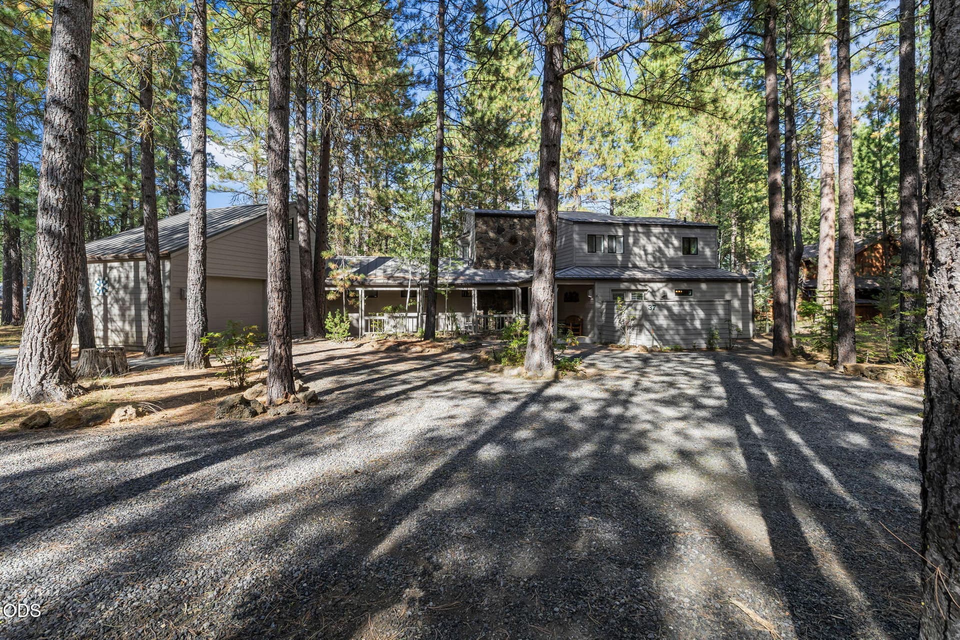 2026_08_26_13314_betony_gh37_bbr-2. Photo 2 of 60, 13314 Betony Unit GH 37, Black Butte Ranch, OR 97759