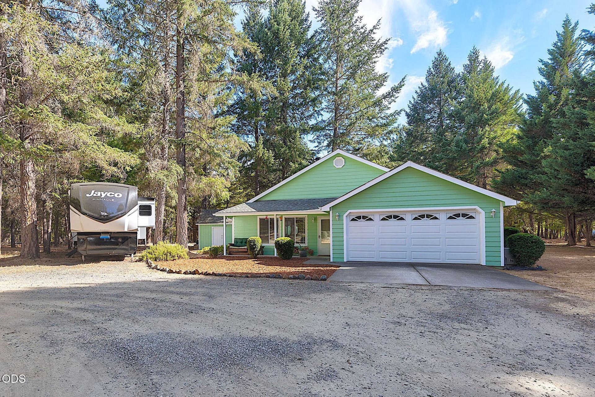 18-web-or-mls-725-williamson-loop. Photo 1 of 41, 725 Williamson Loop, Grants Pass, OR 97526