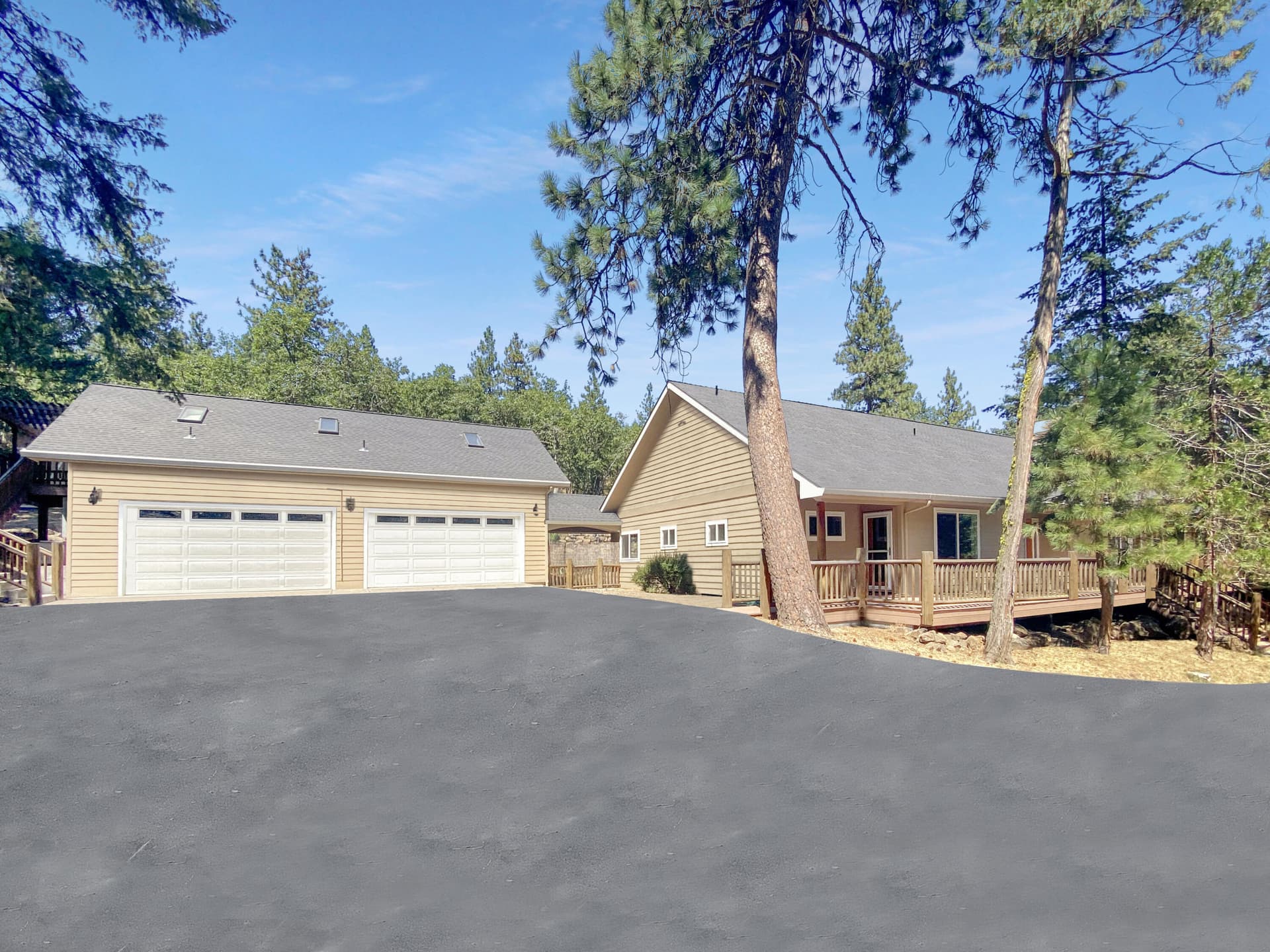 3. Photo 3 of 38, 5831 Old Highway 99, Ashland, OR 97520
