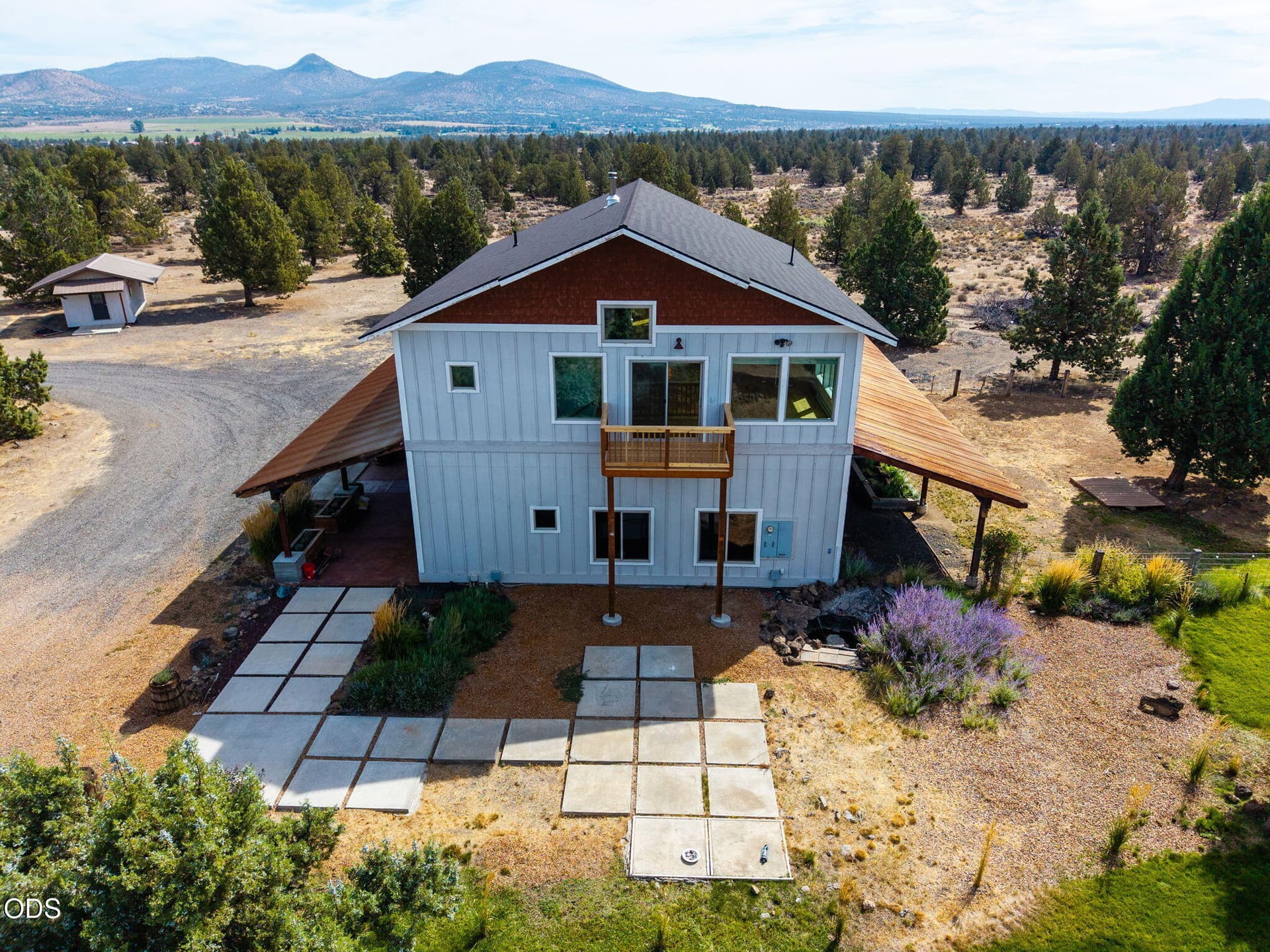 04 16264 SW Majestic View Lane. Photo 4 of 43, 16264 SW Majestic View Lane, Powell Butte, OR 97753