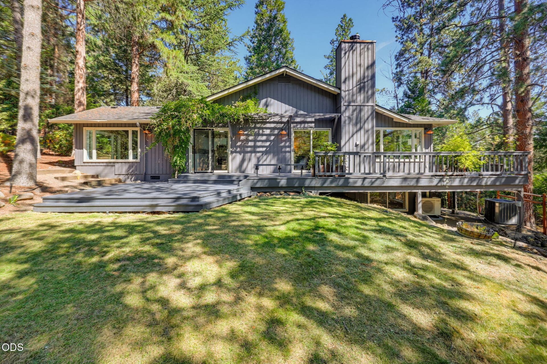 ApxSL00023. Photo 2 of 52, 152 Strawberry Lane, Ashland, OR 97520