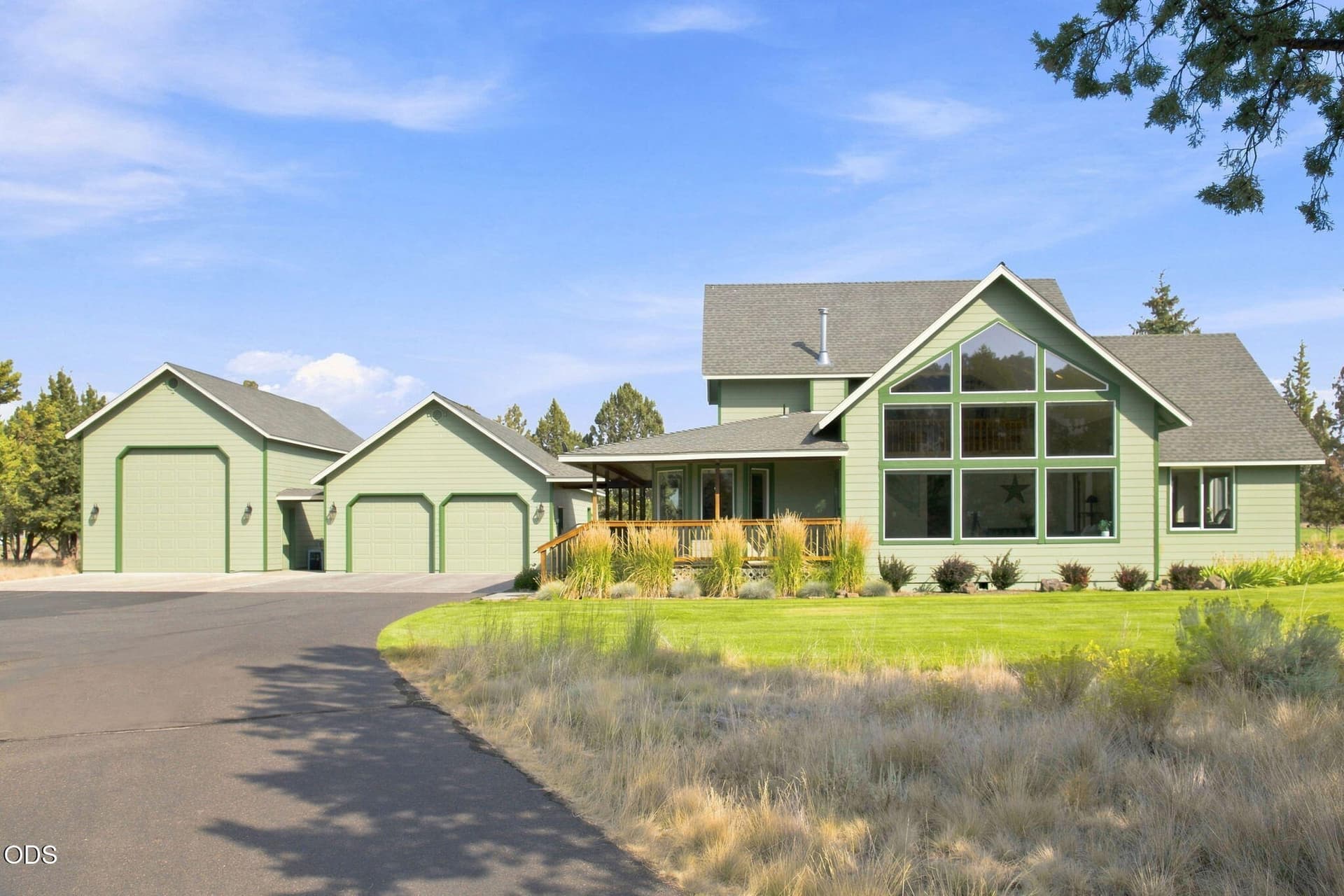1-web-or-mls-DSC_0975. Photo 1 of 45, 8045 NW Grubstake Way, Redmond, OR 97756