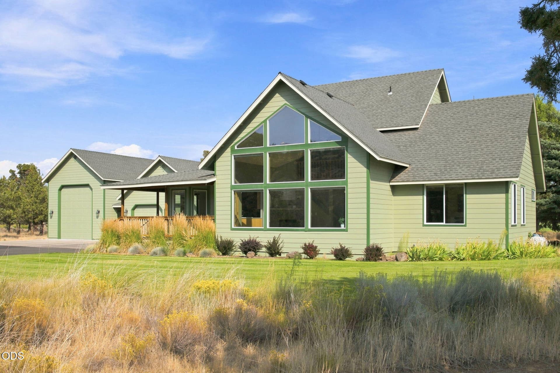 2-web-or-mls-DSC_0979. Photo 2 of 45, 8045 NW Grubstake Way, Redmond, OR 97756