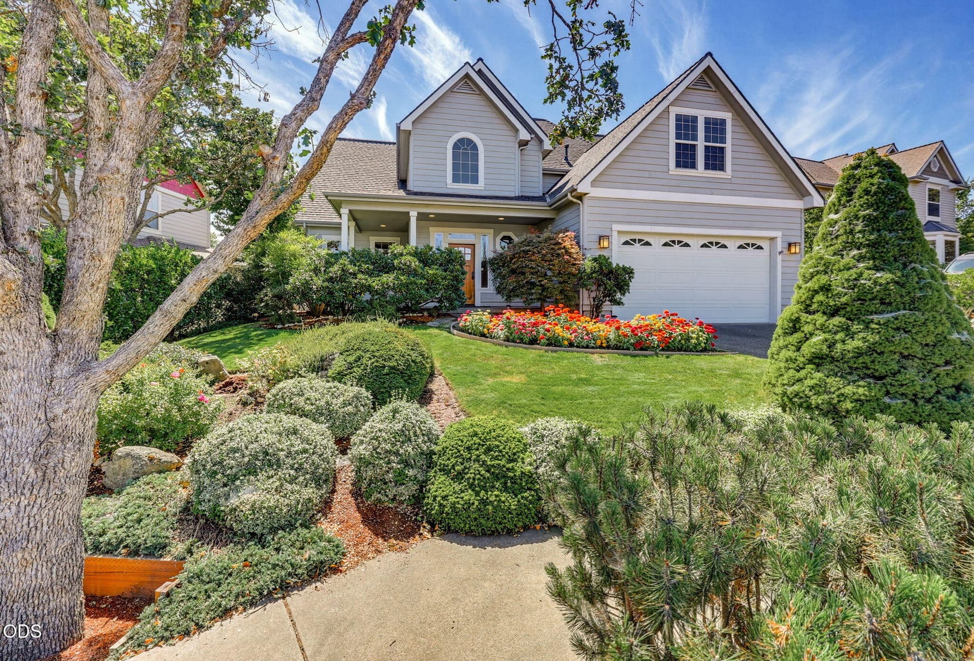 ApxSP00003. Photo 1 of 56, 527 Sutton Place, Ashland, OR 97520