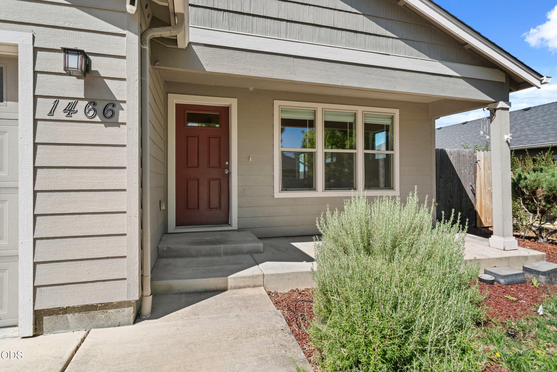 1466 clearsprings dr-27. Photo 4 of 30, 1466 Clearsprings Drive, Medford, OR 97501