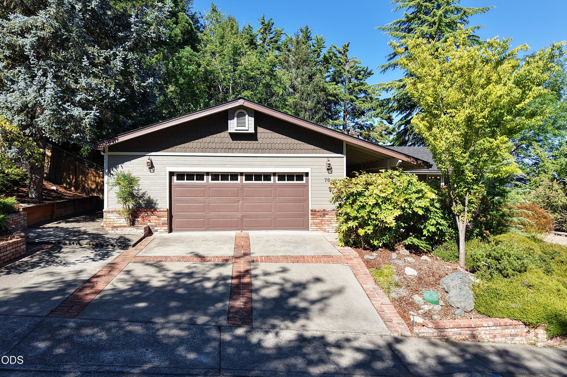 Front view. Photo 2 of 58, 76 Monterey Drive, Medford, OR 97504