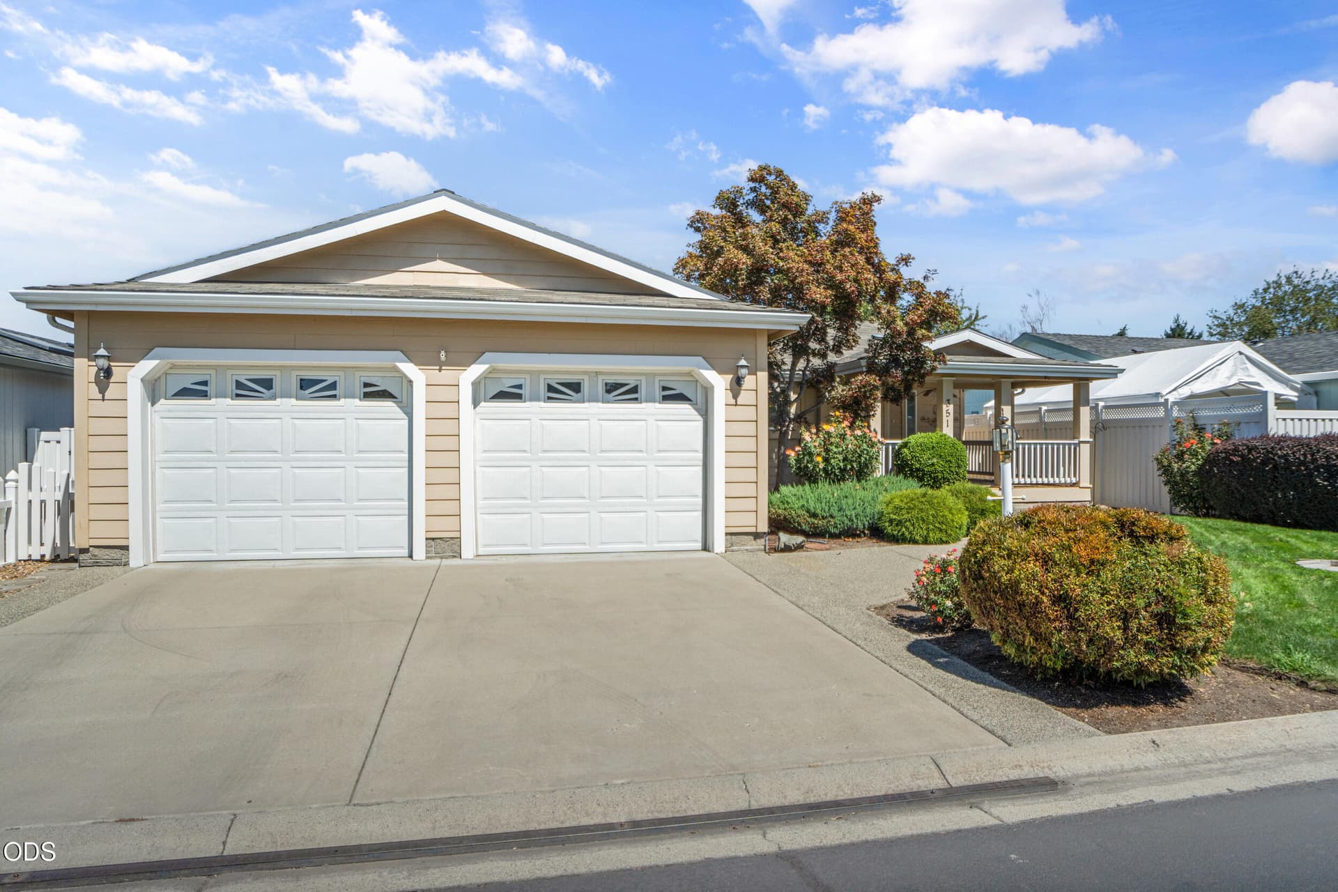 2_351 orth dr-01. Photo 4 of 32, 351 Orth Drive Unit # 14, Central Point, OR 97502