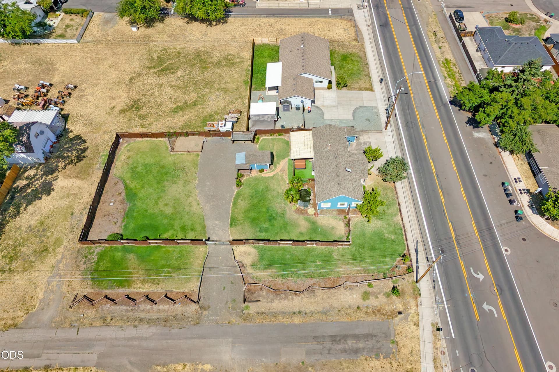 ApxSC00009. Photo 2 of 40, 1590 S Columbus Avenue, Medford, OR 97501