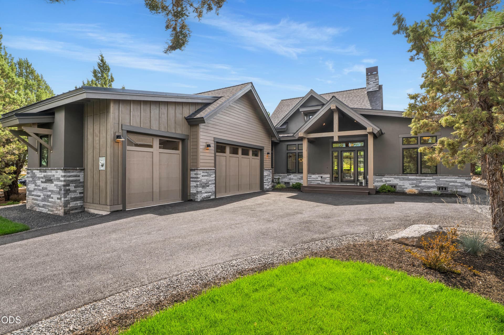 Exterior (4). Photo 2 of 106, 2447 Osprey Drive, Redmond, OR 97756