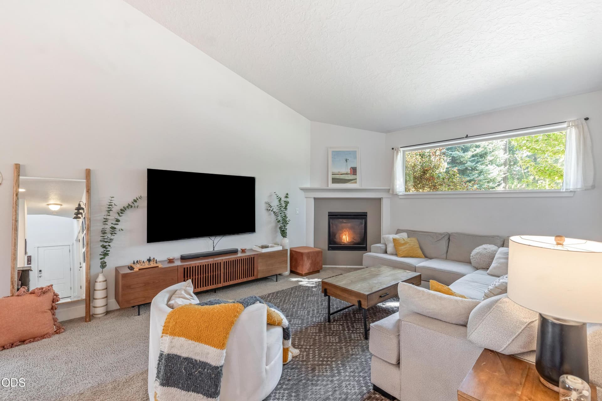 Living Room 1. Photo 4 of 30, 20530 Mutt Court, Bend, OR 97701