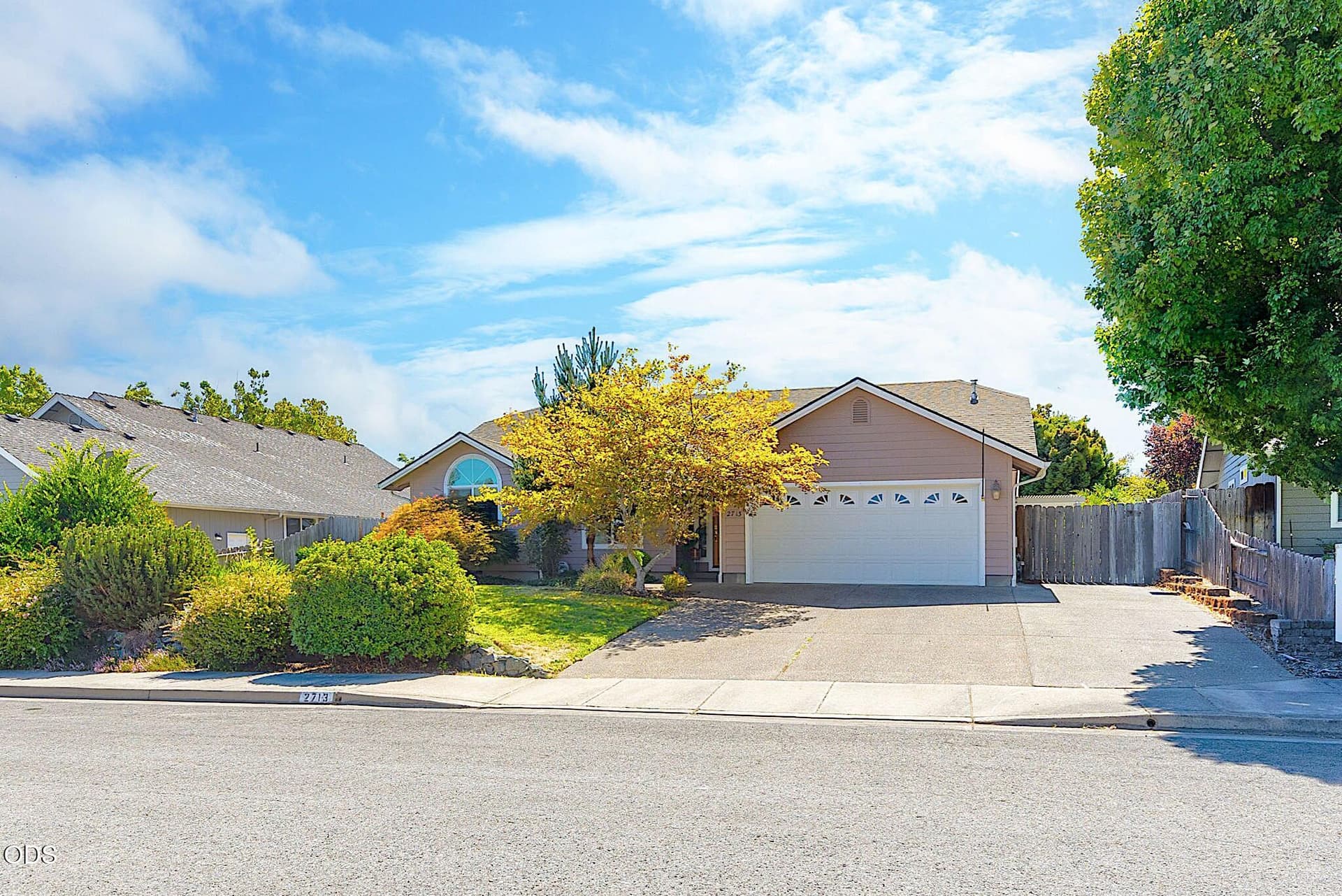 1-web-or-mls-2713-trinity-way. Photo 2 of 37, 2713 SW Trinity Way, Grants Pass, OR 97527