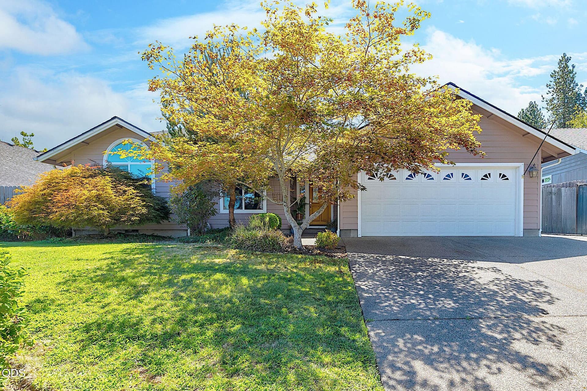 2-web-or-mls-2713-trinity-way. Photo 5 of 37, 2713 SW Trinity Way, Grants Pass, OR 97527