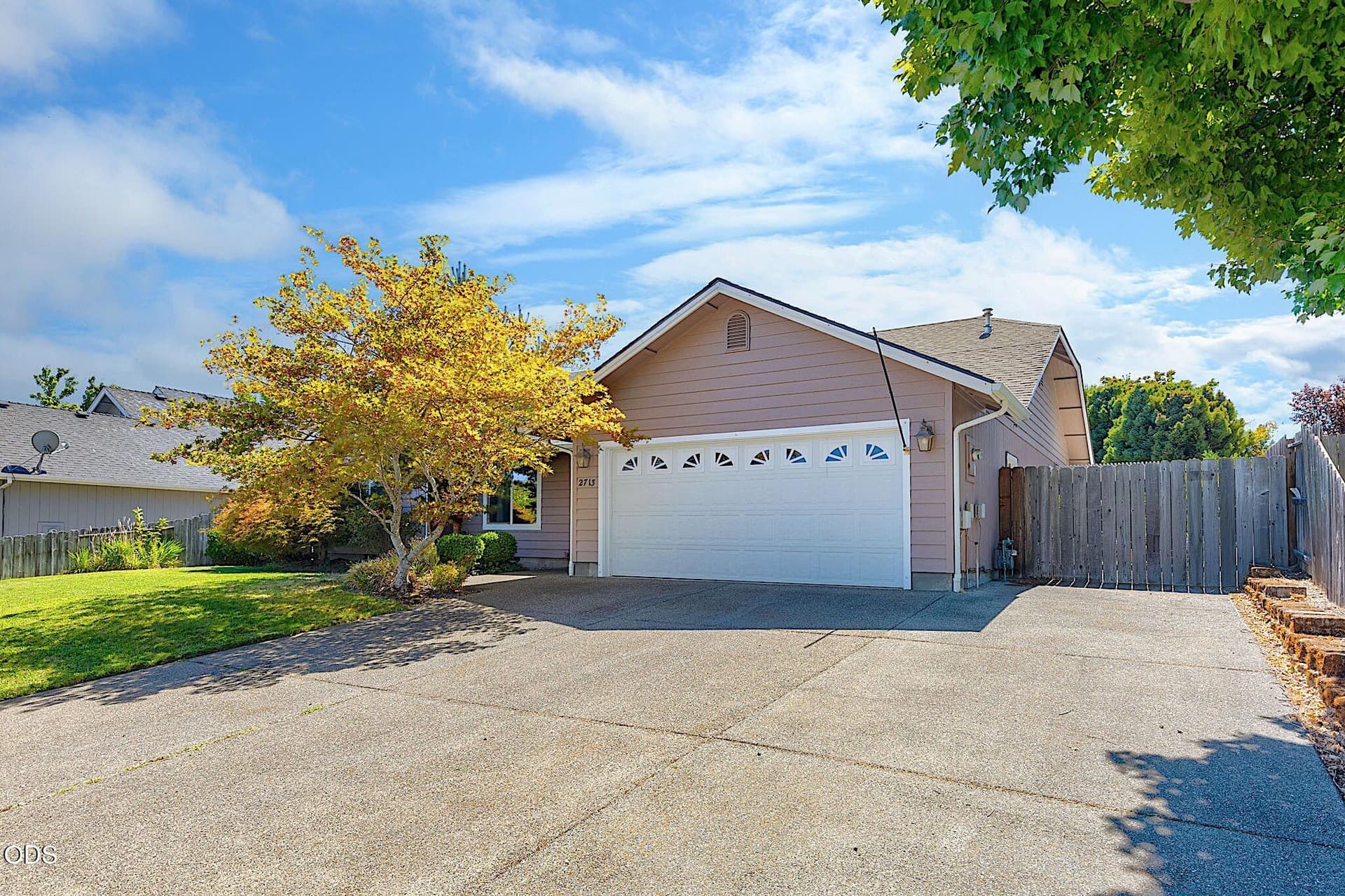 3-web-or-mls-2713-trinity-way. Photo 3 of 37, 2713 SW Trinity Way, Grants Pass, OR 97527