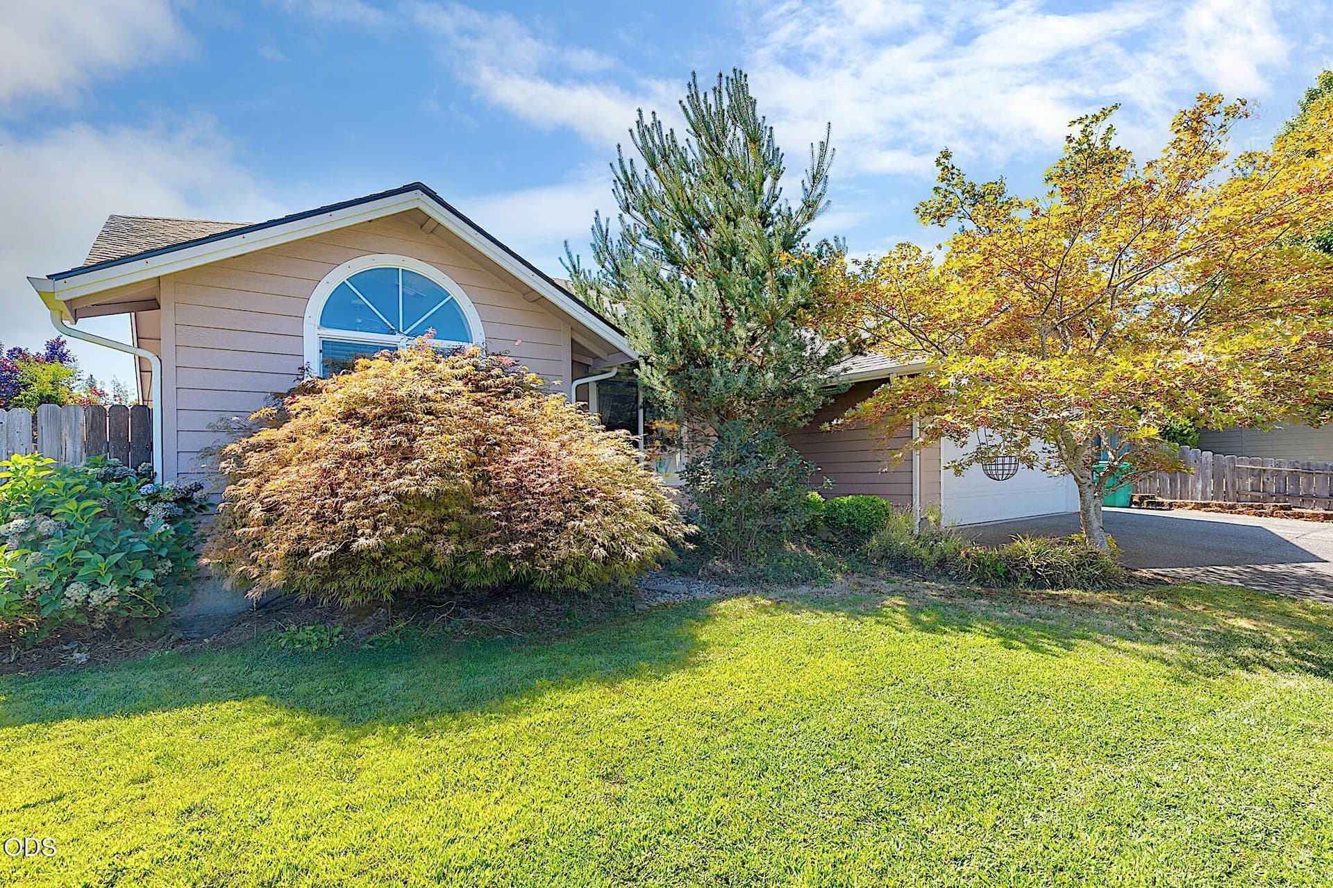 5-web-or-mls-2713-trinity-way. Photo 4 of 37, 2713 SW Trinity Way, Grants Pass, OR 97527