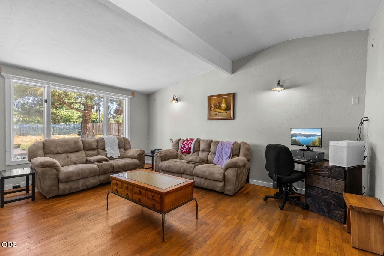 EP1A3376 Large. Photo 5 of 19, 1070 N Ross Lane, Medford, OR 97501