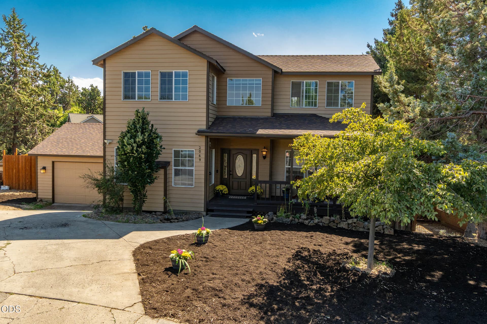 2069 NE Hollowtree Ln_0107 copy. Photo 2 of 35, 2069 NE Hollow Tree Lane, Bend, OR 97701