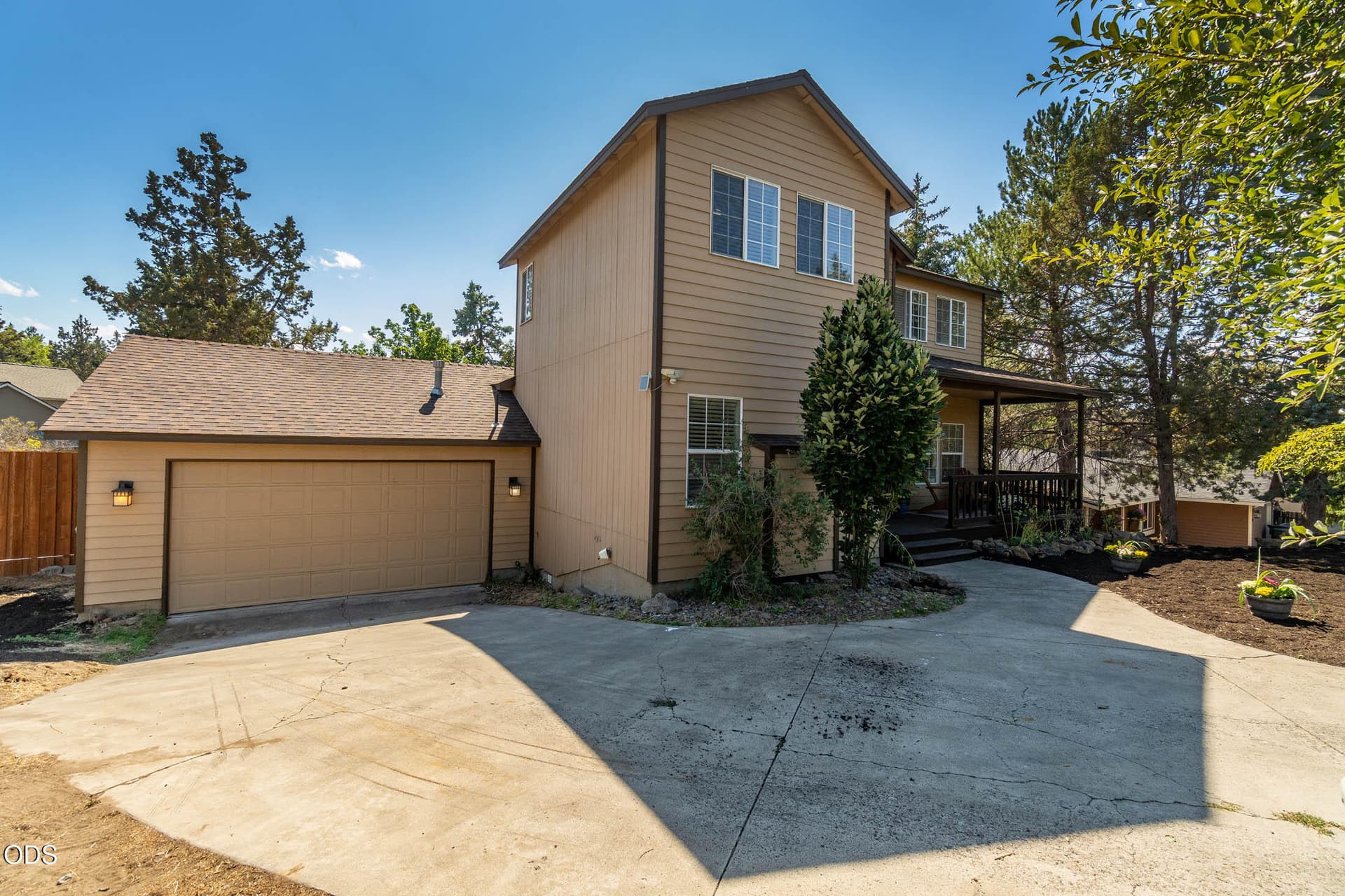 2069 NE Hollowtree Ln_0102 copy. Photo 3 of 35, 2069 NE Hollow Tree Lane, Bend, OR 97701