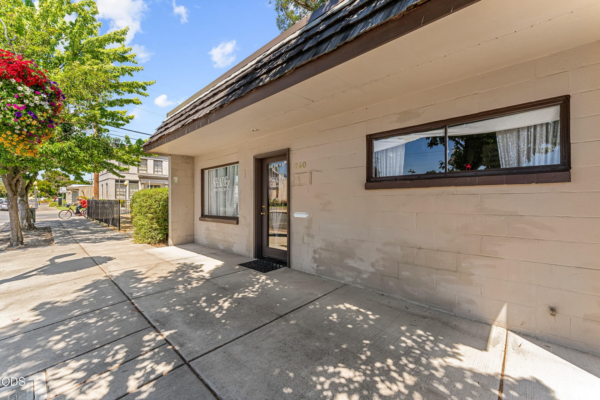 10-EXT (7 of 8). Photo 1 of 23, 240 SW H Street, Grants Pass, OR 97526