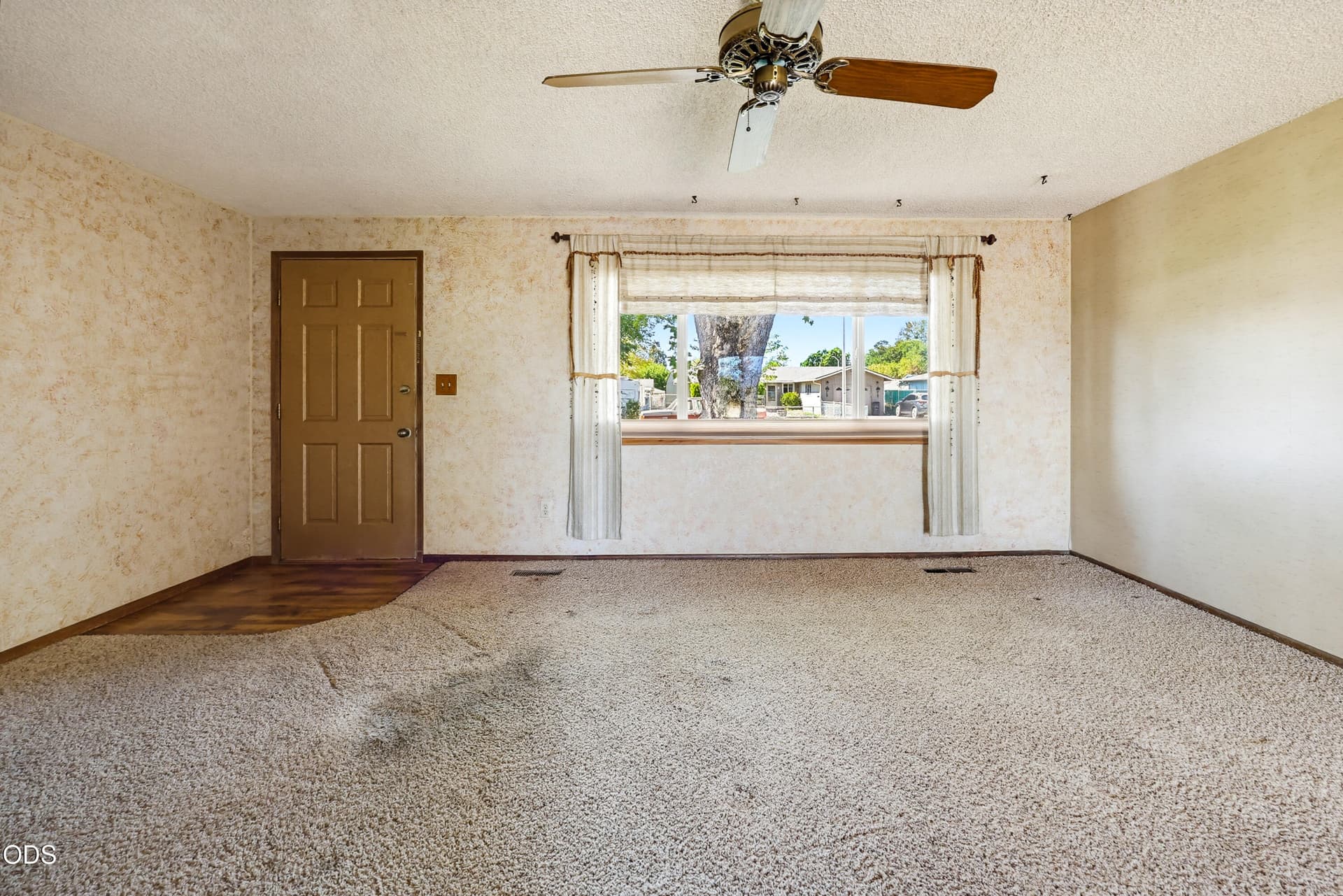 3) LR. Photo 3 of 32, 7872 Harlan Drive, White City, OR 97503