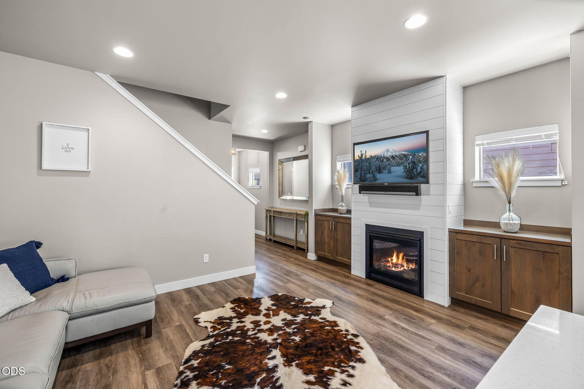 Living Room. Photo 4 of 20, 20251 Hardy Road, Bend, OR 97703