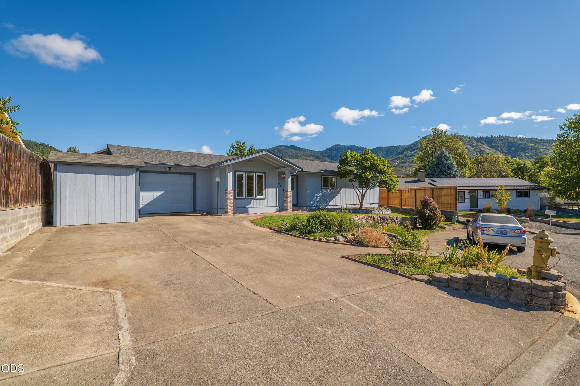 776NWCarolDr-002. Photo 2 of 46, 776 NW Carol Drive, Grants Pass, OR 97526