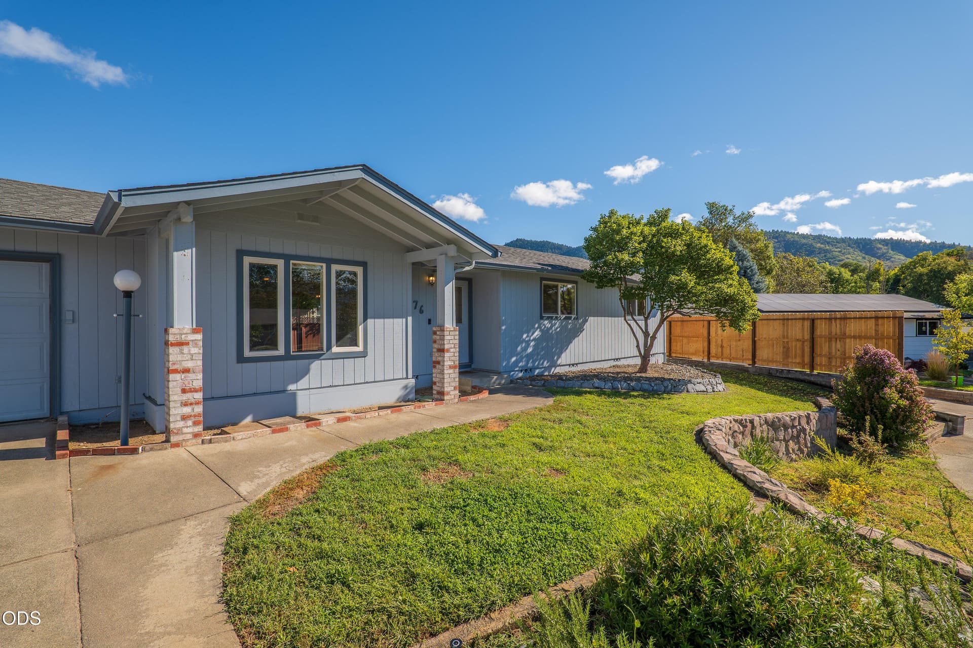 776NWCarolDr-004. Photo 4 of 46, 776 NW Carol Drive, Grants Pass, OR 97526