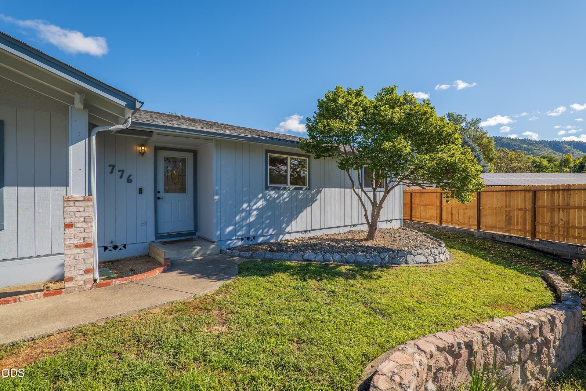 776NWCarolDr-005. Photo 5 of 46, 776 NW Carol Drive, Grants Pass, OR 97526