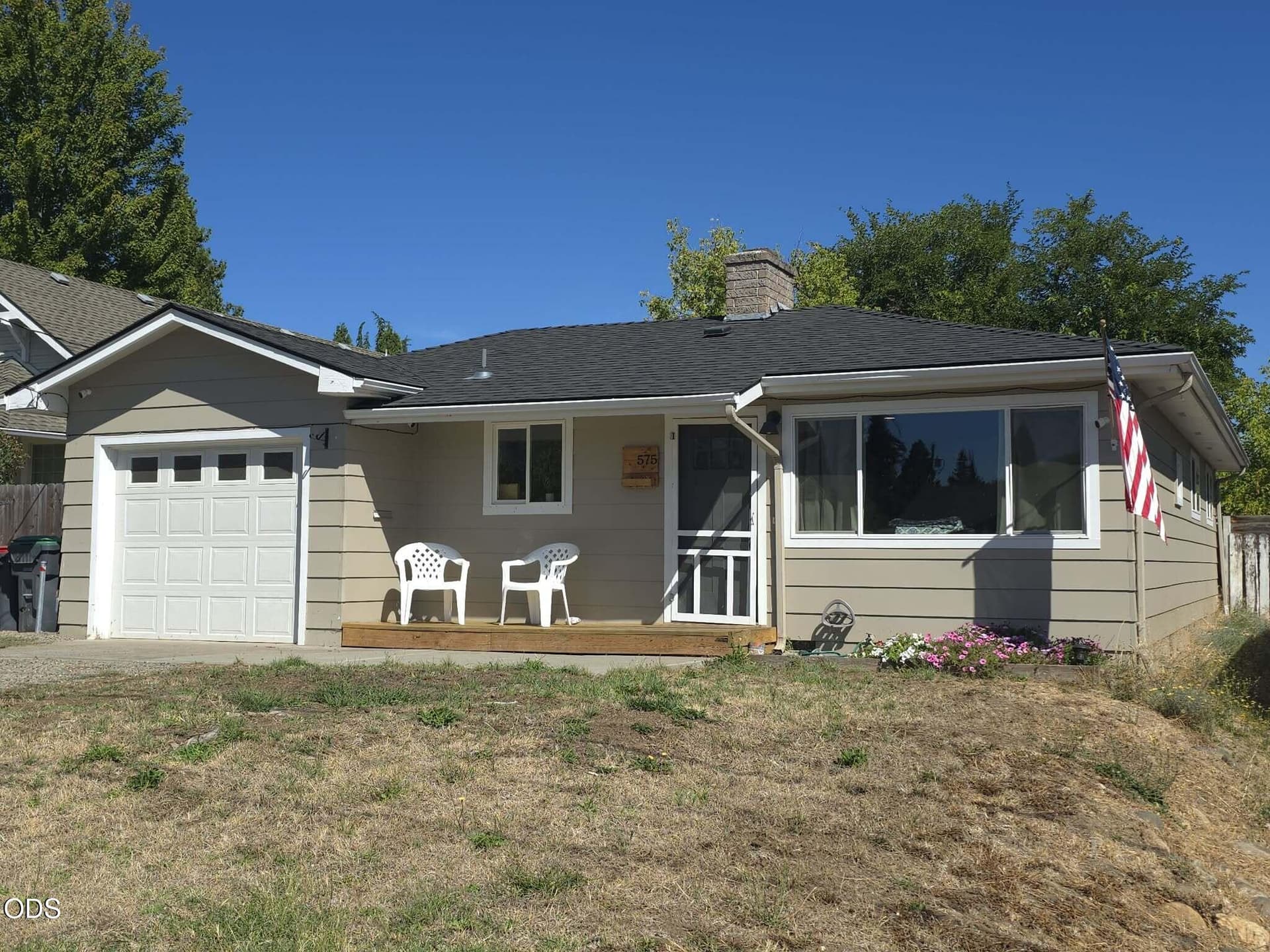corner view. Photo 4 of 34, 575 Bush Street, Central Point, OR 97502