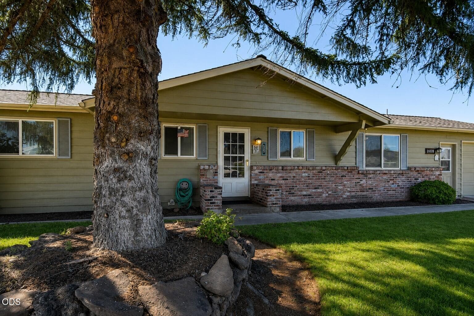 Front. Photo 2 of 39, 1509 NW 8th Street, Redmond, OR 97756
