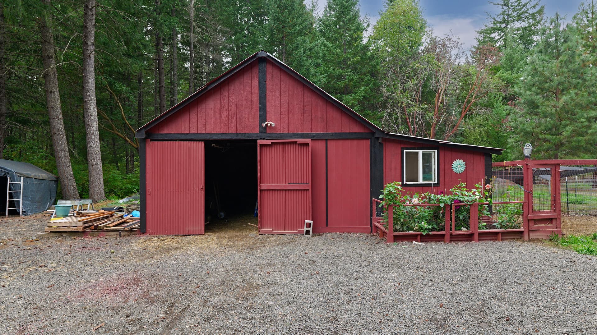 Barn. Photo 3 of 70, 1771 Mill Creek Drive, Prospect, OR 97536
