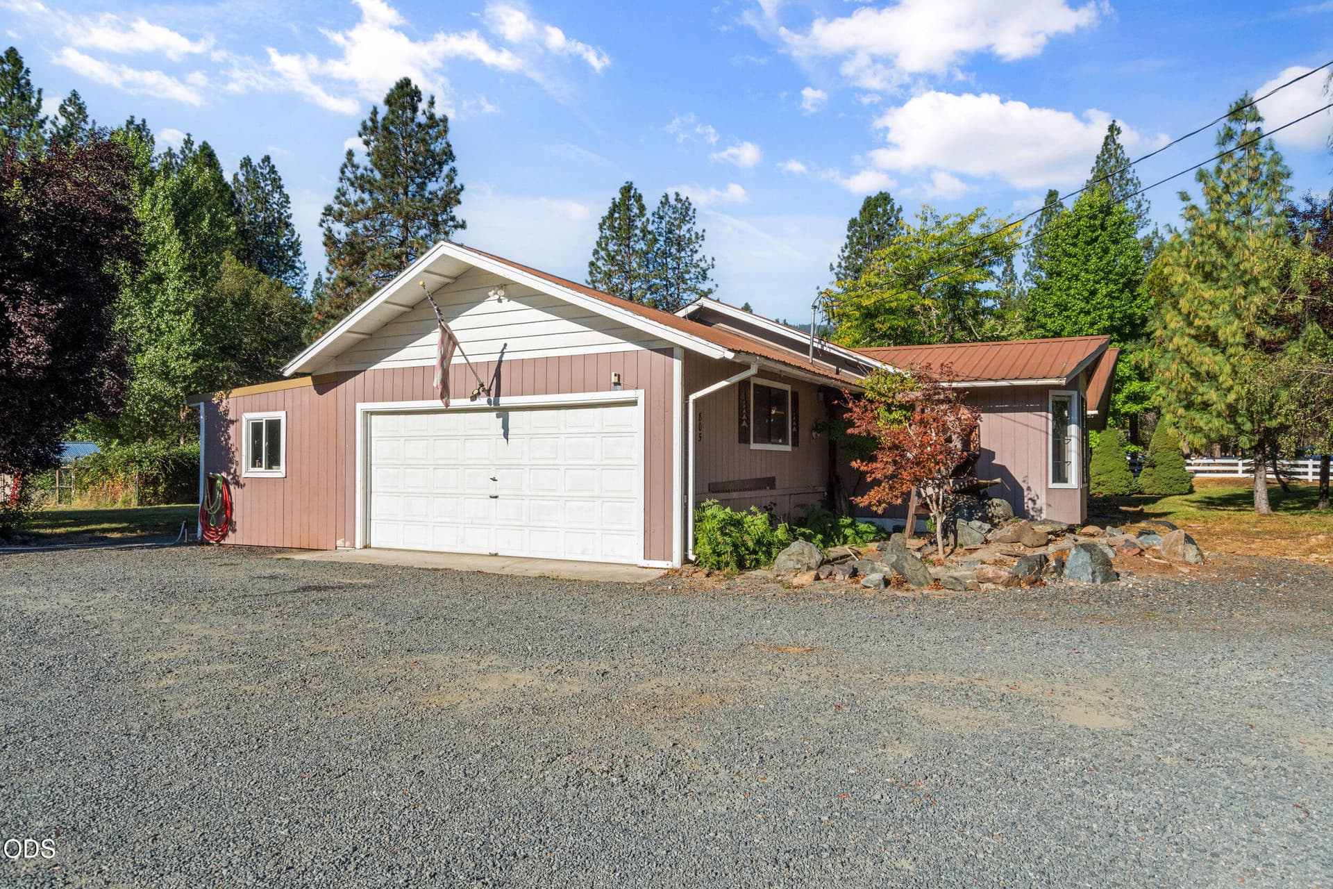 Garage Exterior. Photo 3 of 37, 805 Minthorne Road, Rogue River, OR 97537