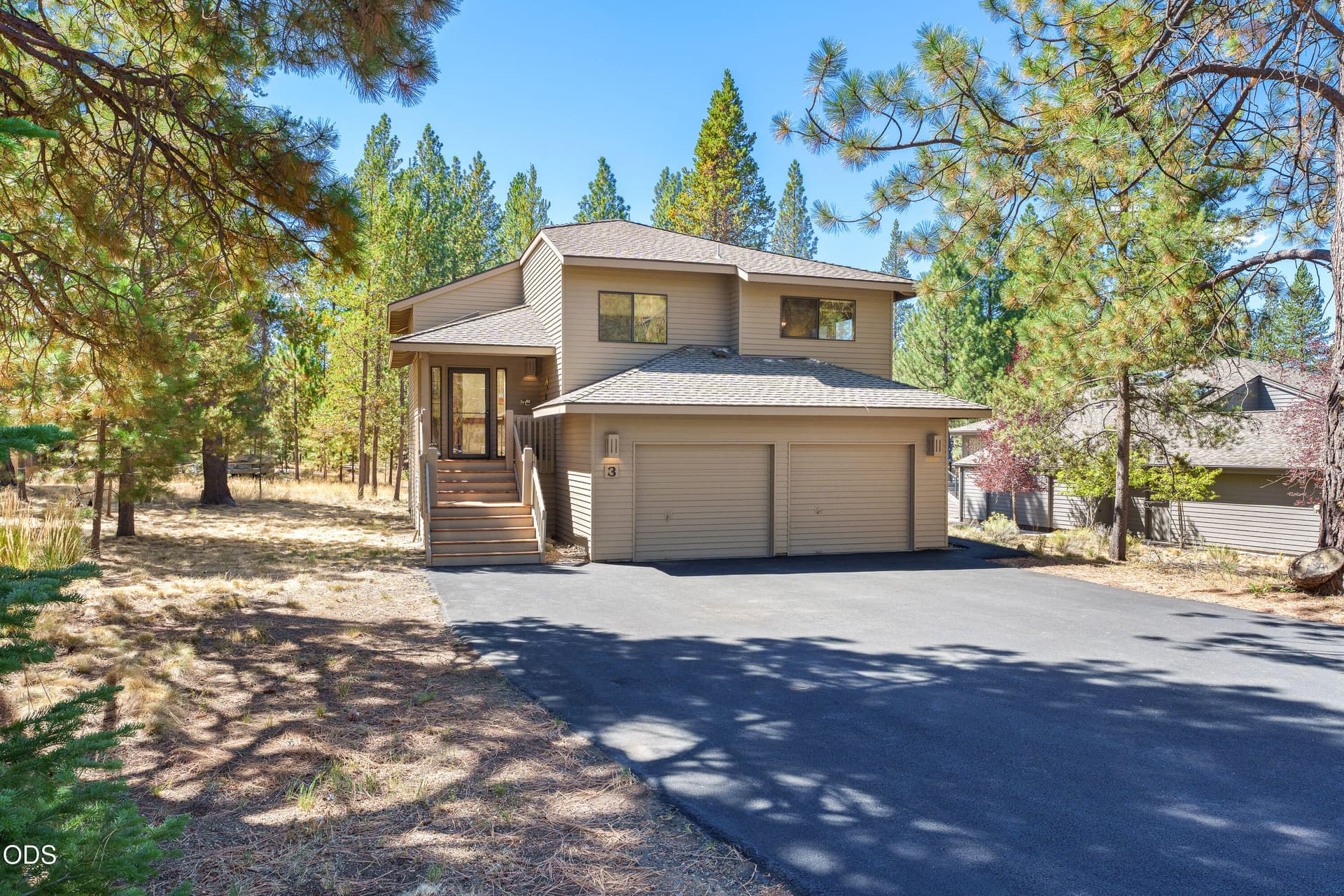 17855-lava-butte-ln-sunriver (2). Photo 2 of 43, 17855 Lava Butte Lane, Sunriver, OR 97707