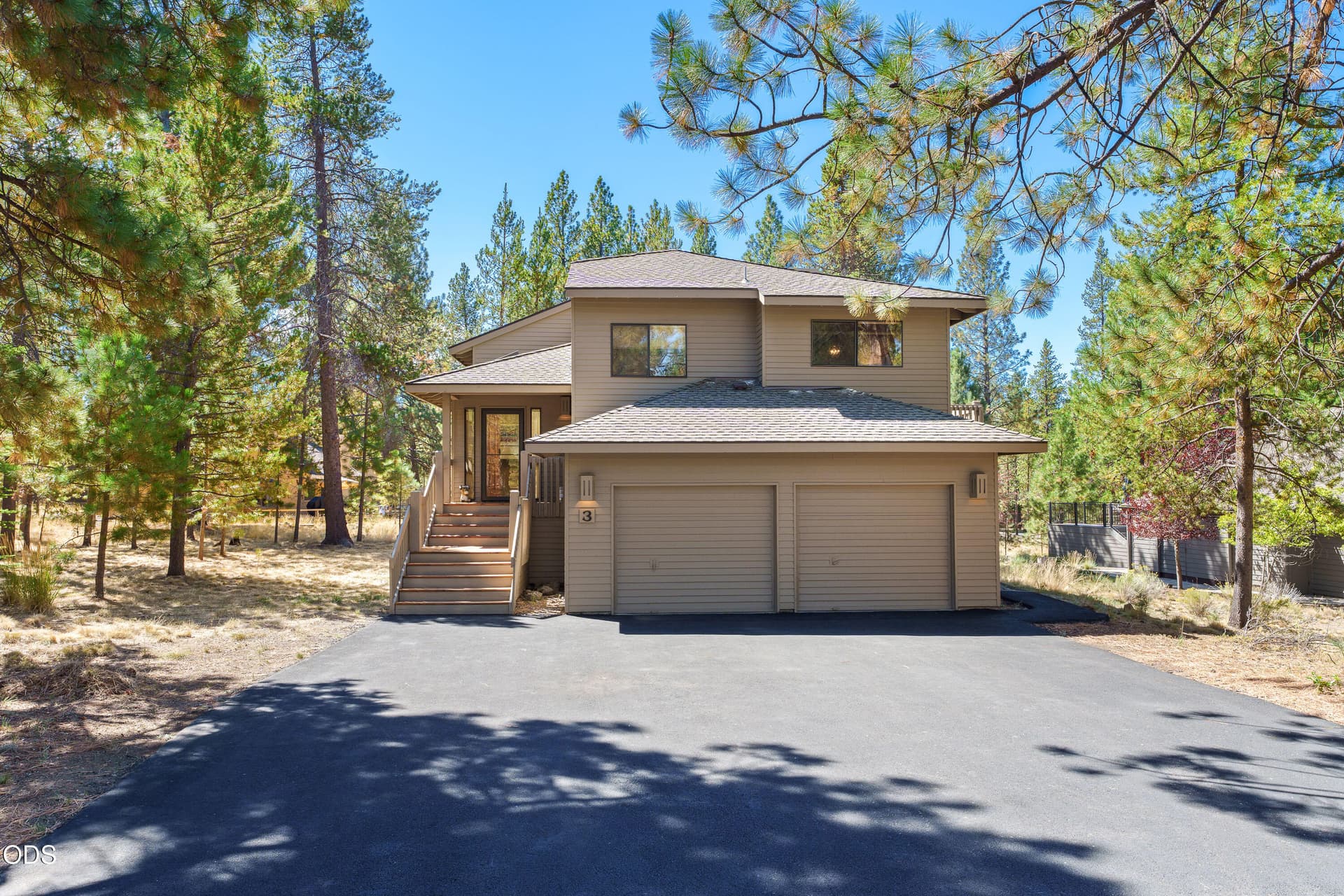 17855-lava-butte-ln-sunriver (4). Photo 3 of 43, 17855 Lava Butte Lane, Sunriver, OR 97707