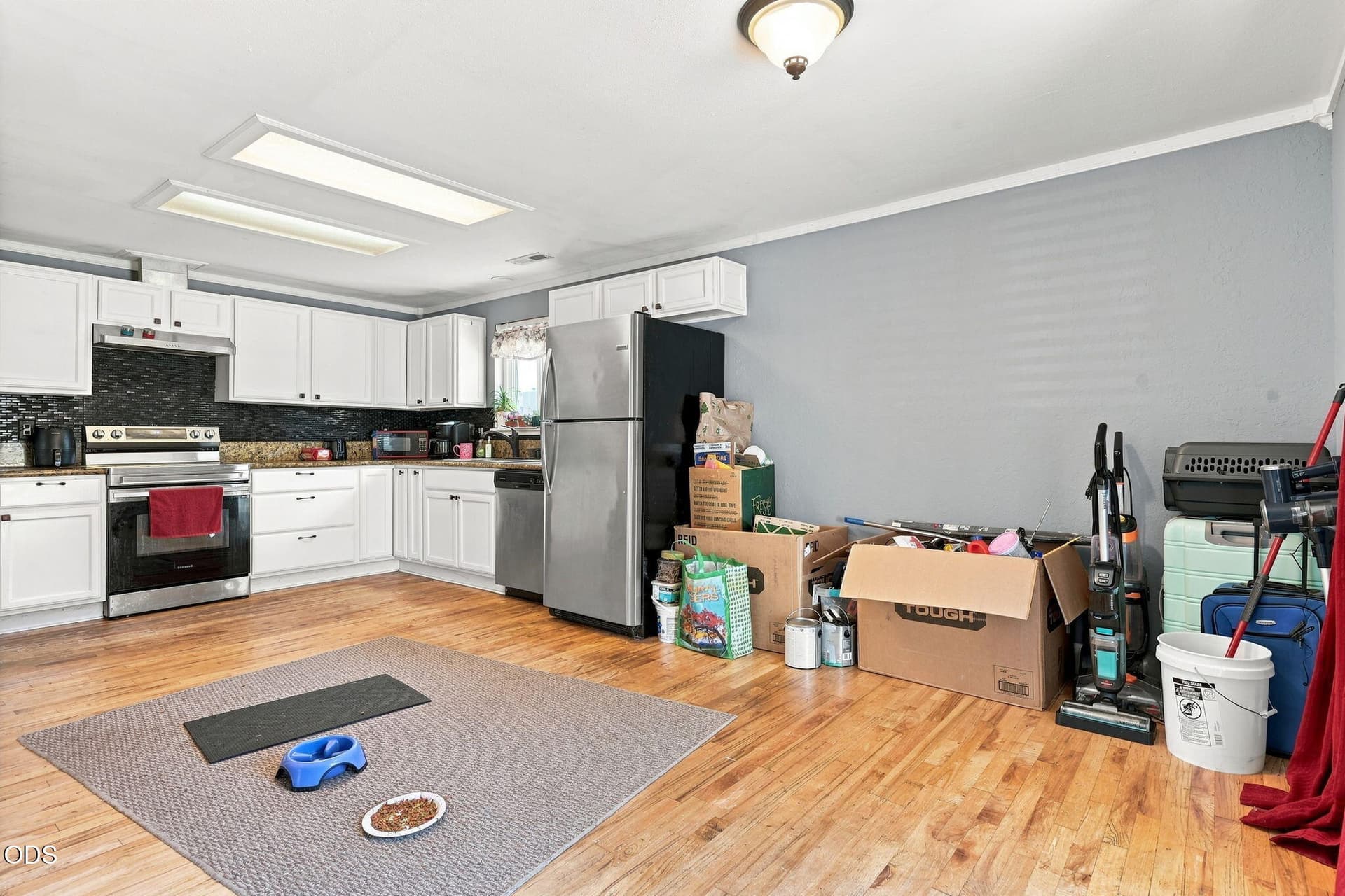 23-web-or-mls-BrooksideInterior002. Photo 5 of 23, 2552 Brookside Drive, Medford, OR 97504