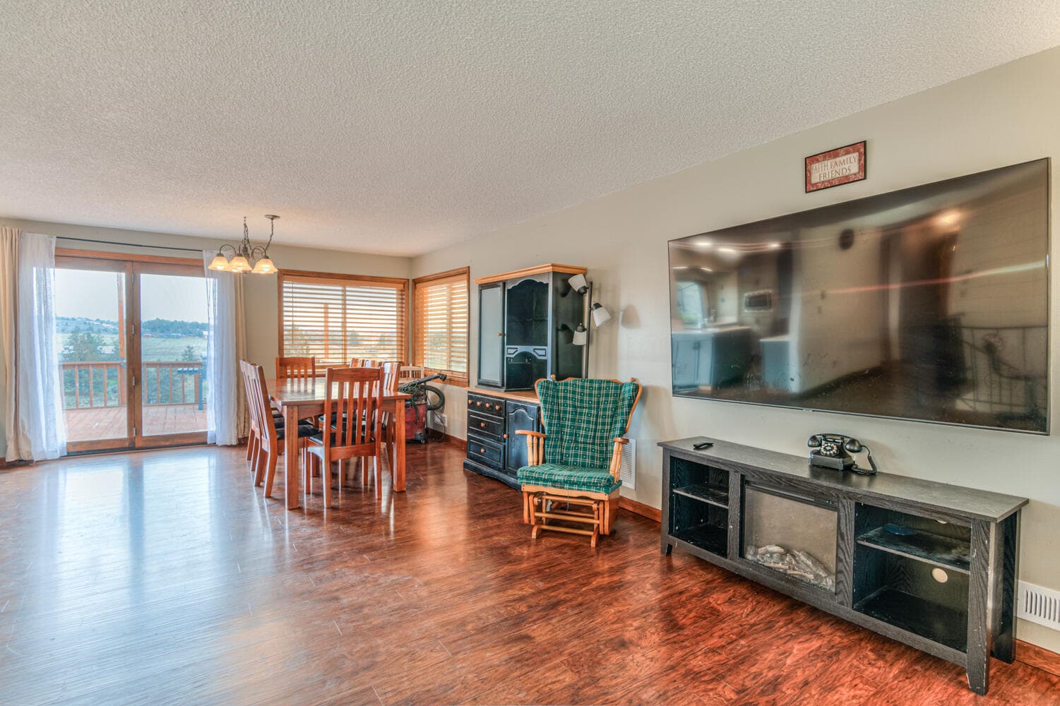 1133 NE Scenic Dr., Madras, OR - 18. Photo 2 of 42, 1133 NE Scenic Drive, Madras, OR 97741