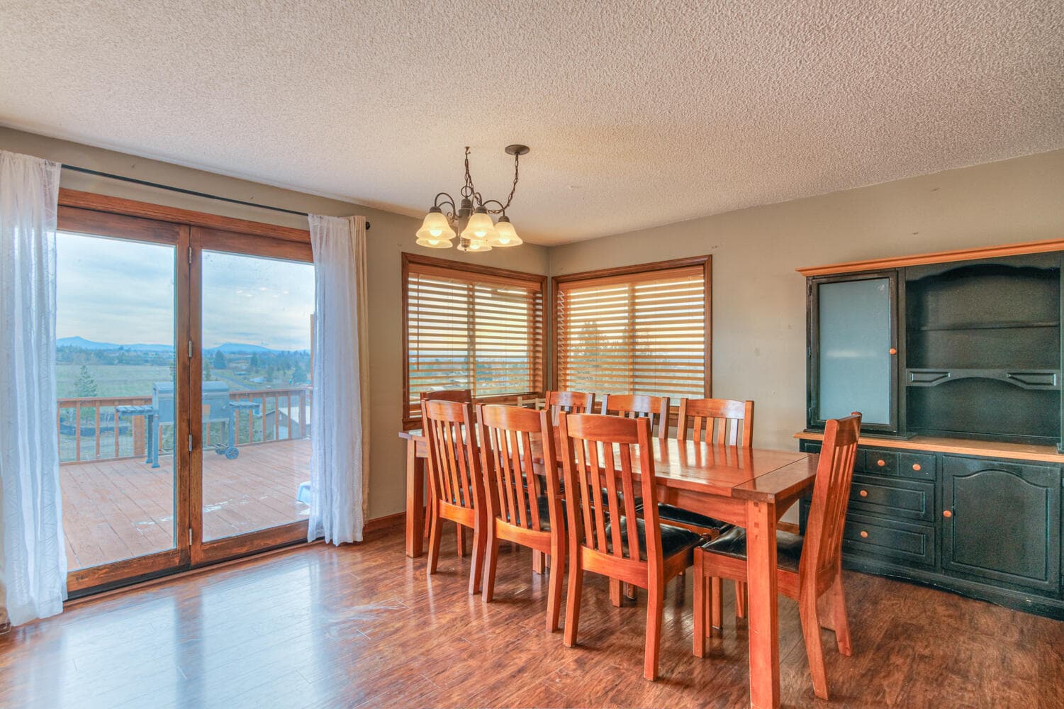 1133 NE Scenic Dr., Madras, OR - 19. Photo 3 of 42, 1133 NE Scenic Drive, Madras, OR 97741