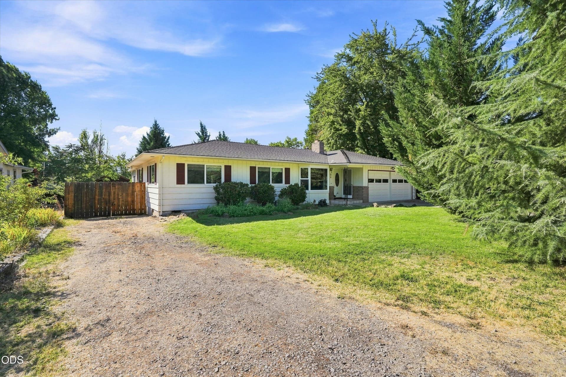 Extra Parking or RV/Trailer Parking. Photo 5 of 53, 416 Ardmore Avenue, Medford, OR 97504