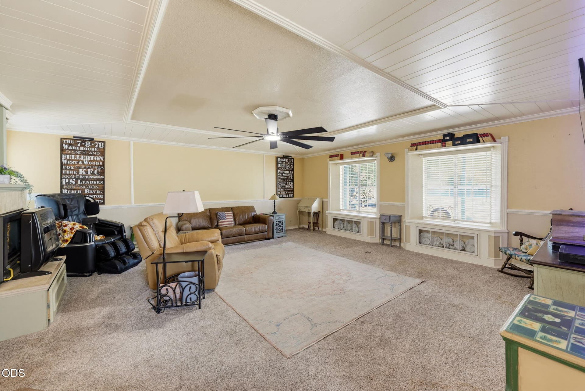 ApxFL00033. Photo 4 of 59, 2252 Fowler Lane, Medford, OR 97502