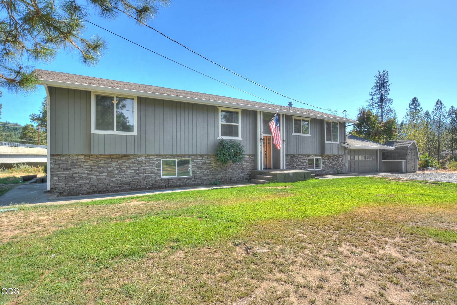 01. Photo 1 of 68, 7875 E Evans Creek Road, Rogue River, OR 97537