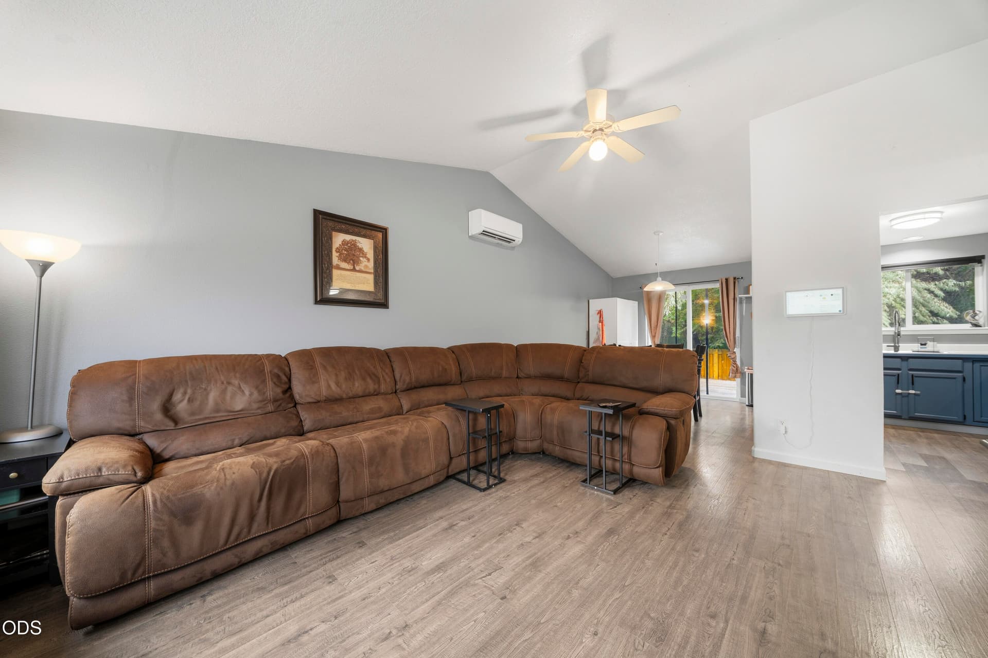 15-Living Room. Photo 5 of 34, 2971 SW Salmon Avenue, Redmond, OR 97756