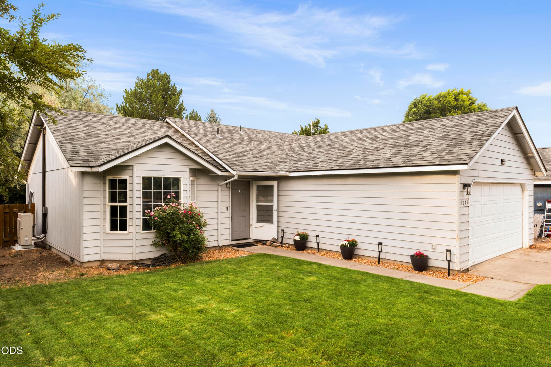 09-Exterior. Photo 4 of 34, 2971 SW Salmon Avenue, Redmond, OR 97756