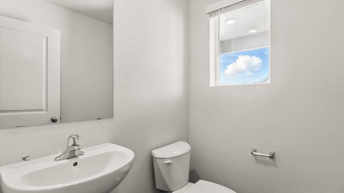 004 powder room. Photo 3 of 26, 2594 Addysen Park Way, Medford, OR 97501