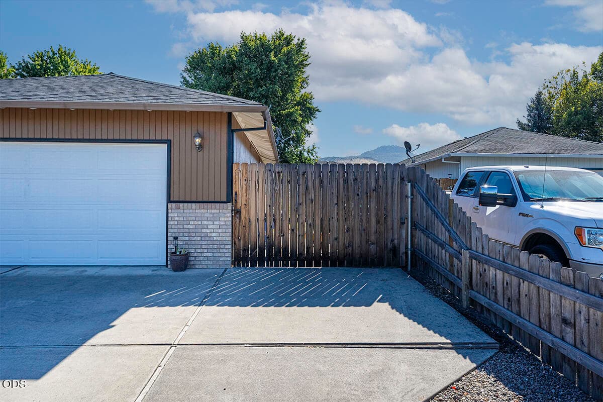DSC02640-HDR-Edit. Photo 4 of 37, 3360 Wellington Drive, Medford, OR 97504