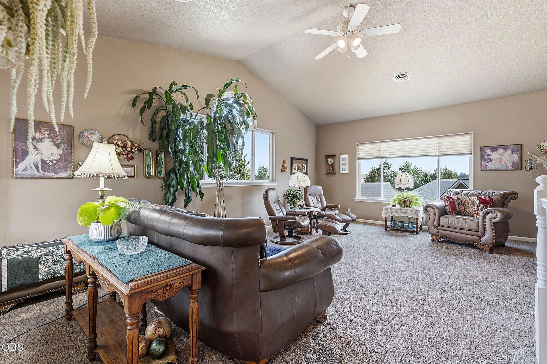 Living Room. Photo 2 of 35, 2350 SW Indian Avenue, Redmond, OR 97756