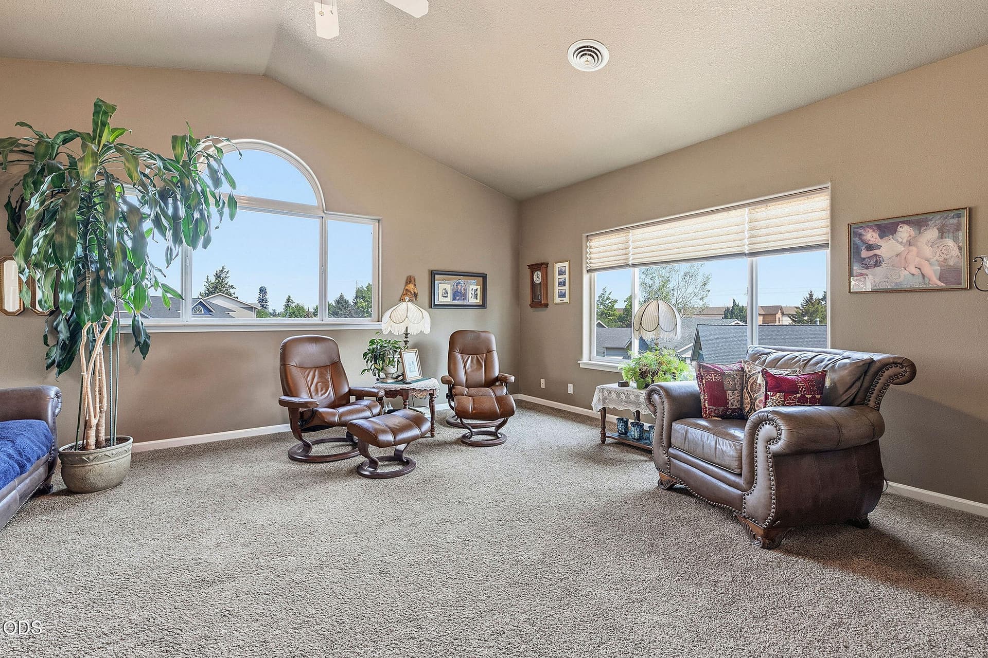 Living Room. Photo 3 of 35, 2350 SW Indian Avenue, Redmond, OR 97756