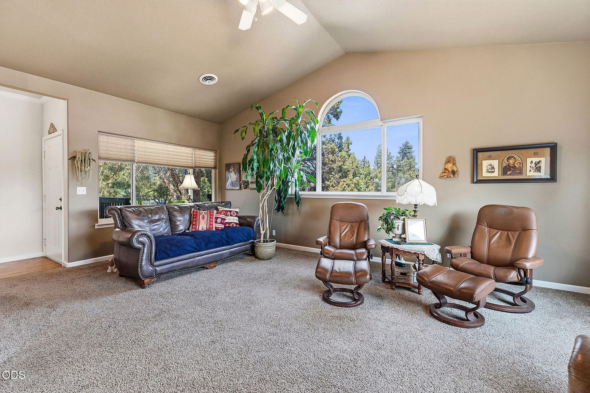 Living Room. Photo 4 of 35, 2350 SW Indian Avenue, Redmond, OR 97756