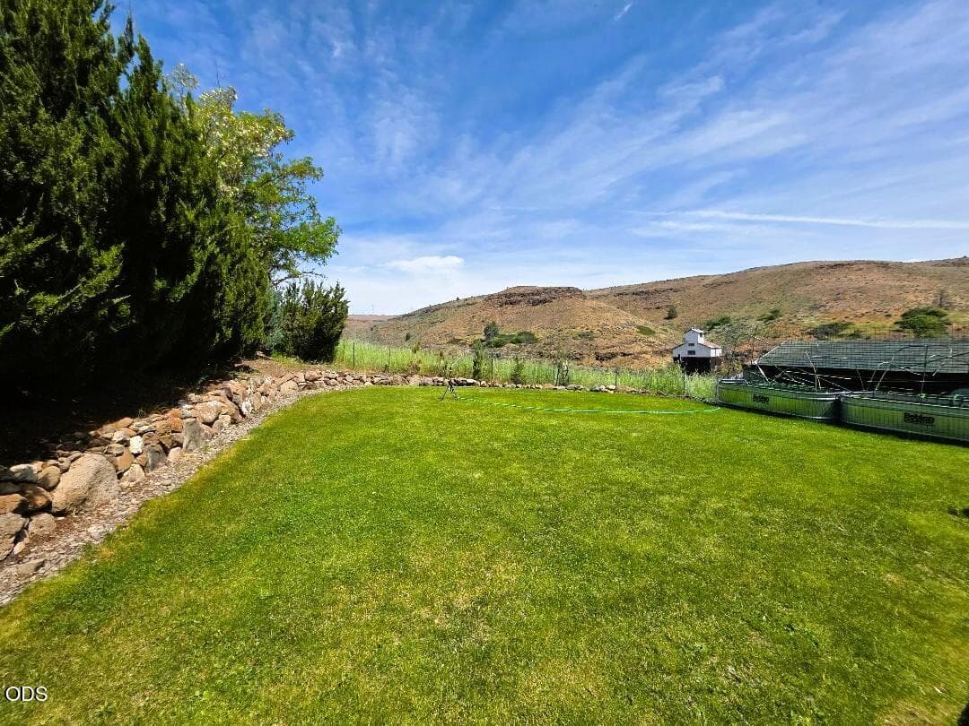 back yard1 e. Photo 4 of 34, 110 Staats Avenue, Maupin, OR 97037