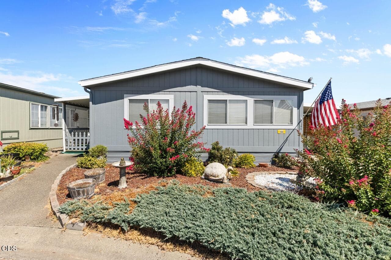 EP1A2564 Large. Photo 2 of 34, 144 Red Oak Lane, Grants Pass, OR 97527