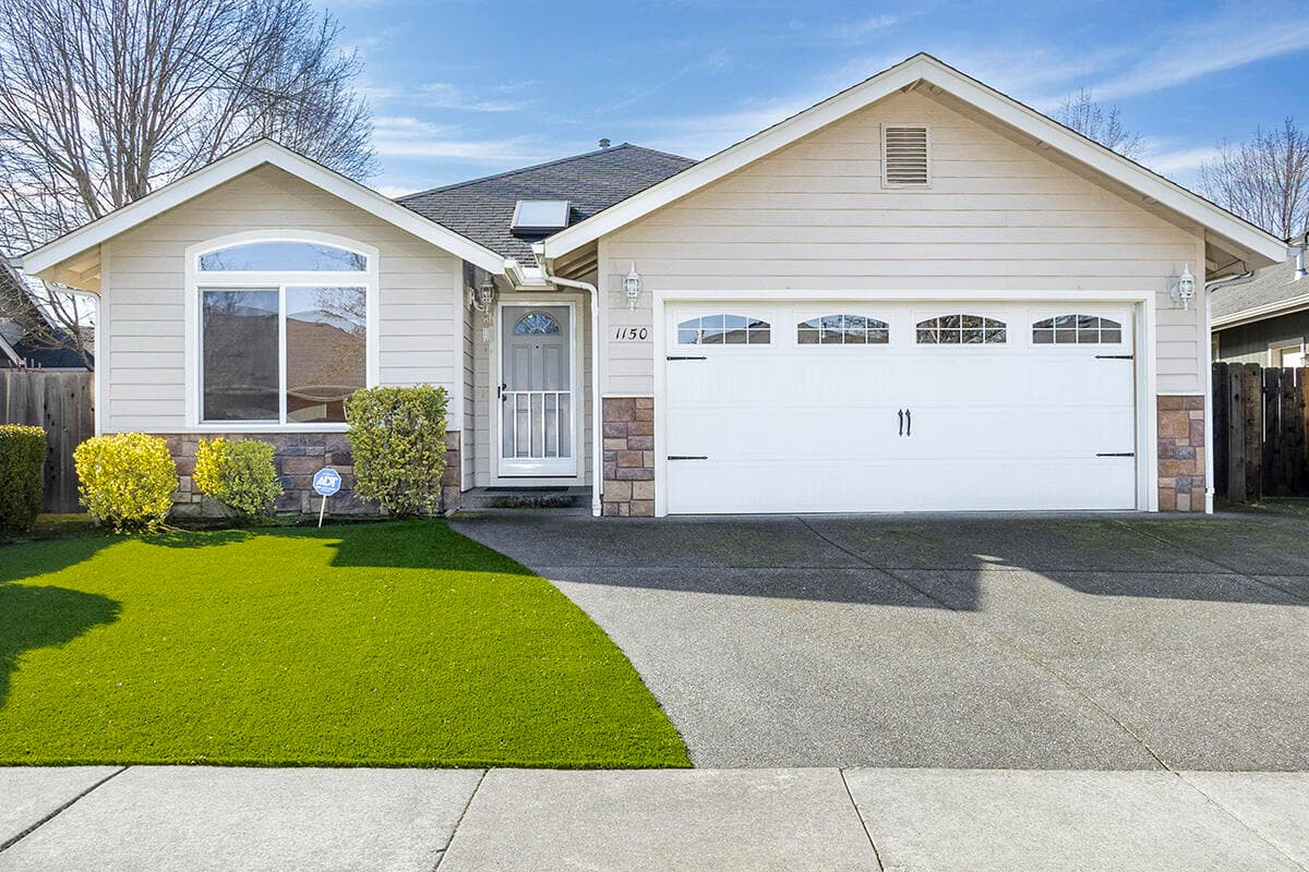 2a. Photo 3 of 22, 1150 Angler Lane, Grants Pass, OR 97527