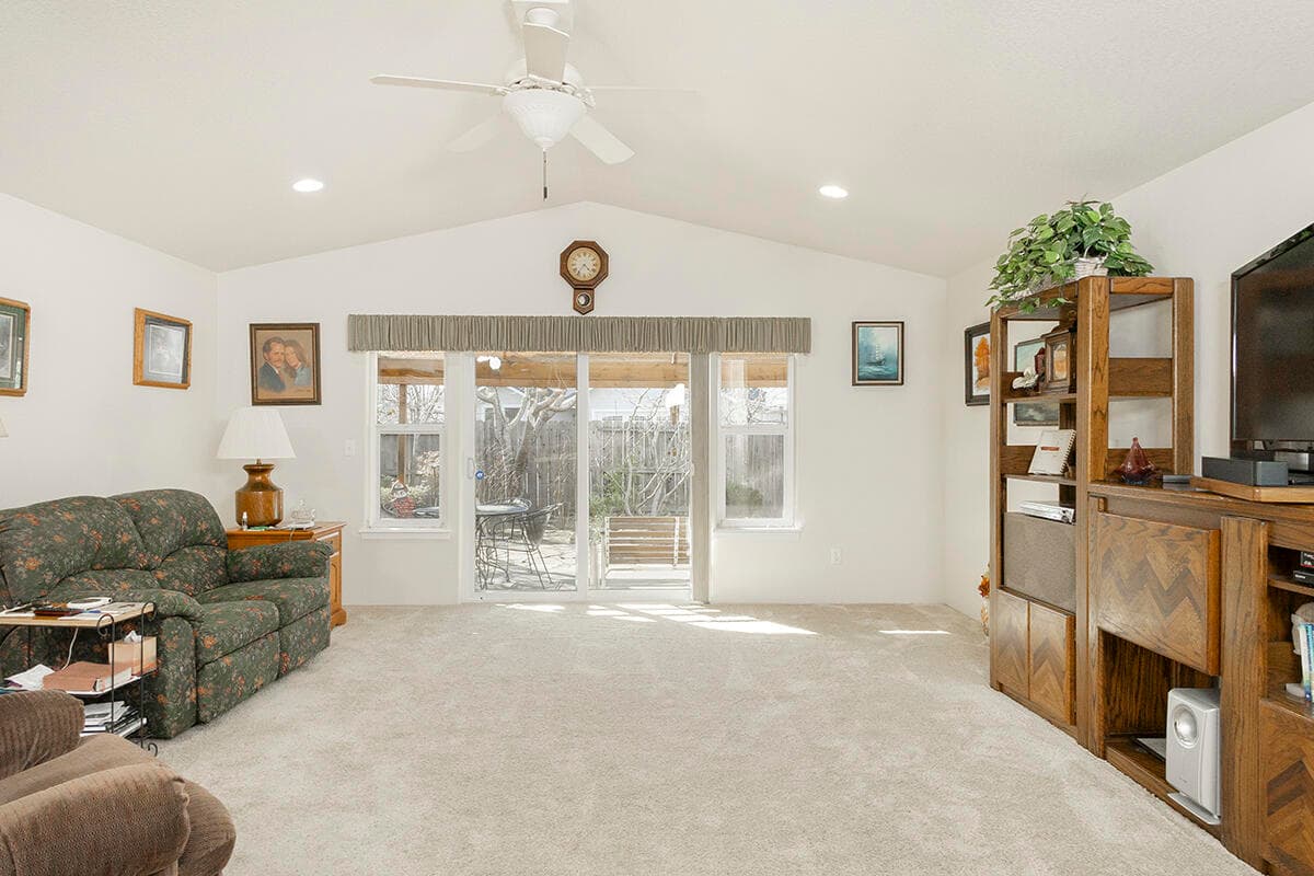 3. Photo 4 of 22, 1150 Angler Lane, Grants Pass, OR 97527